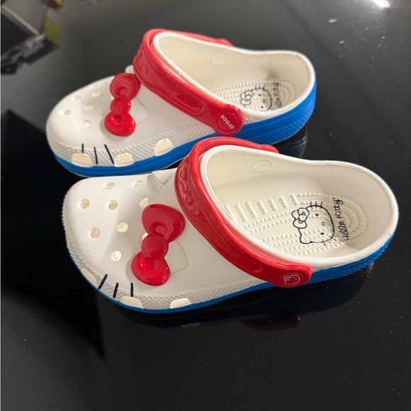 Colorful Sneaker Collection - Picture 4 of 16